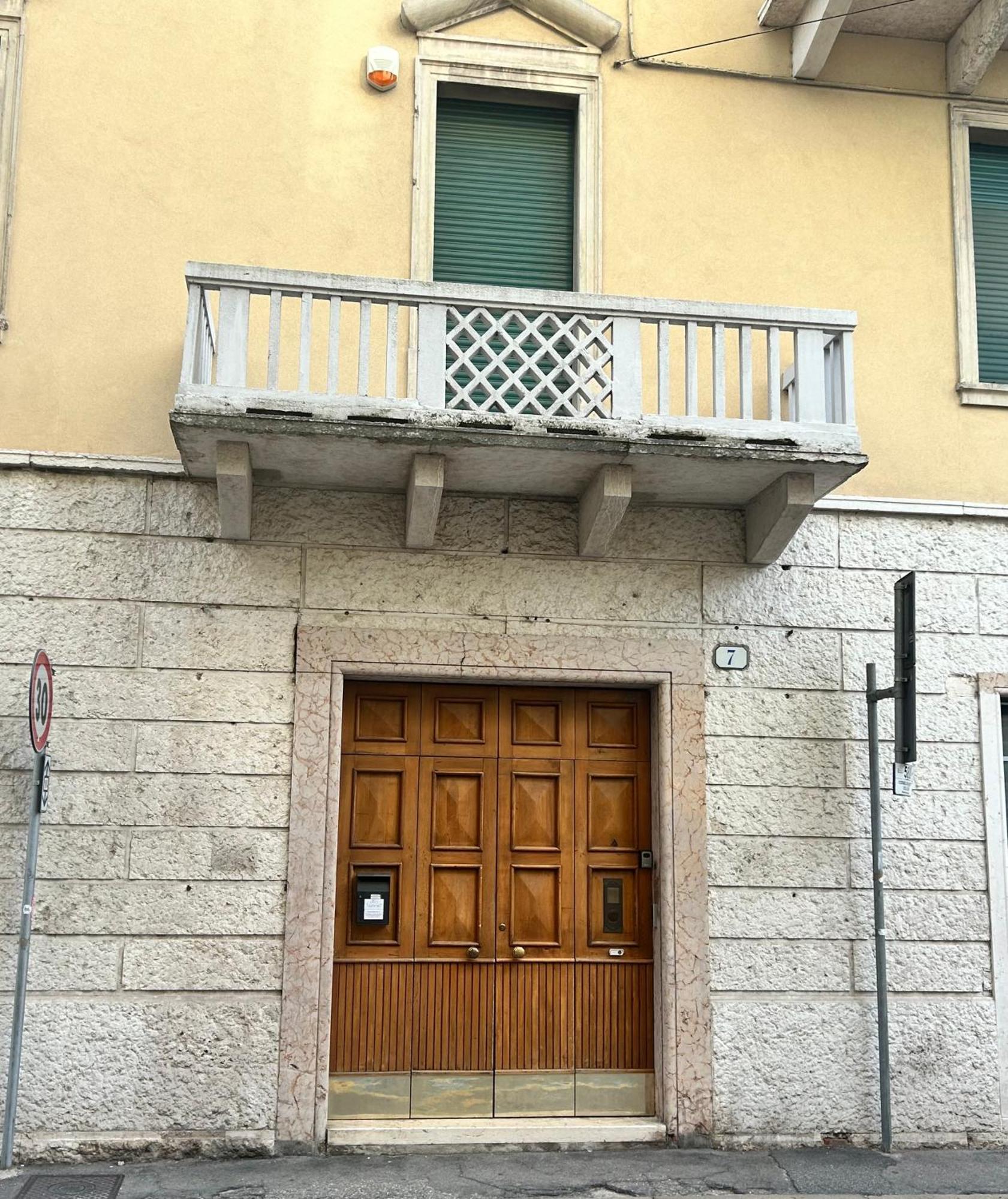 Tezone Seven Apartments Verona Eksteriør billede